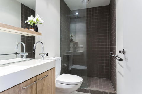 Complete Host 50 Claremont St Apartments - Gold Coast 4U 16