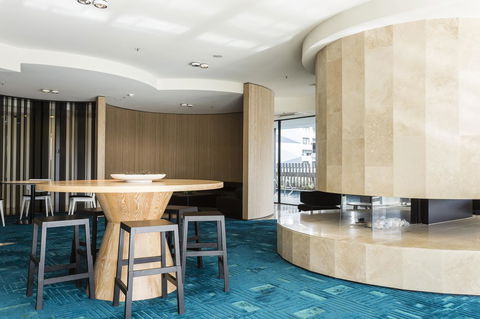 Complete Host 50 Claremont St Apartments - Gold Coast 4U 4