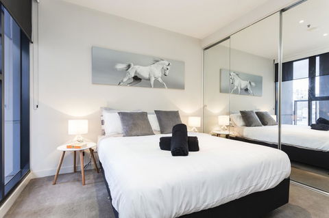 Complete Host 50 Claremont St Apartments - Gold Coast 4U 1