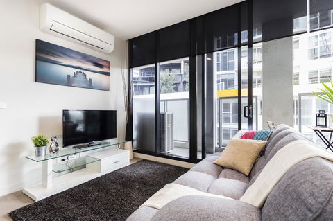 Complete Host 50 Claremont St Apartments - Gold Coast 4U 12