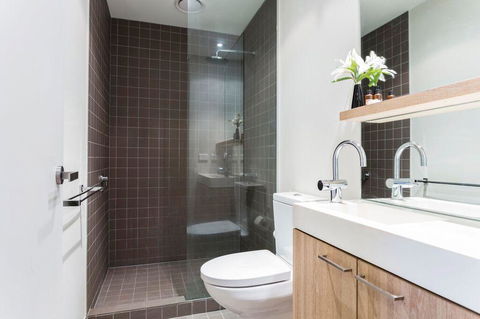 Complete Host 50 Claremont St Apartments - Gold Coast 4U 24