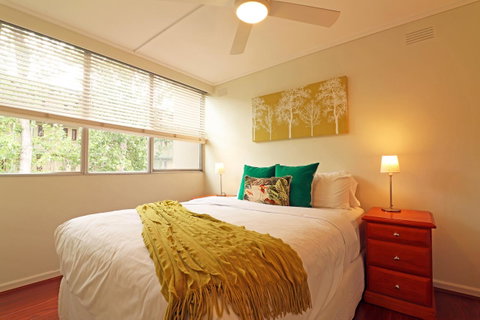 Colour Pop Fitzroy - 3 Bedroom Pet Friendly - Accommodation Gold Coast 13