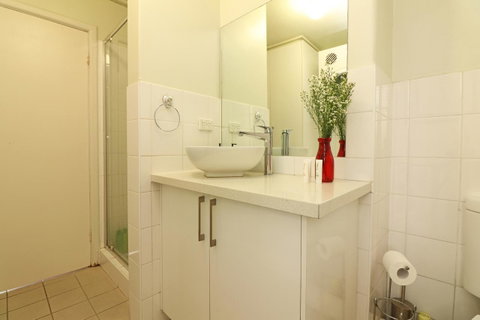 Colour Pop Fitzroy - 3 Bedroom Pet Friendly - Accommodation Gold Coast 20
