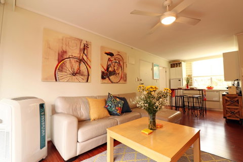 Colour Pop Fitzroy - 3 Bedroom Pet Friendly - Accommodation Gold Coast 4