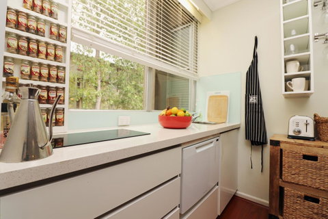 Colour Pop Fitzroy - 3 Bedroom Pet Friendly - Accommodation Gold Coast 5