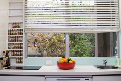 Colour Pop Fitzroy - 3 Bedroom Pet Friendly - Accommodation Gold Coast 24