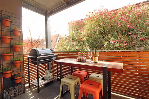 Colour Pop Fitzroy - 3 Bedroom Pet Friendly - Accommodation Gold Coast 7