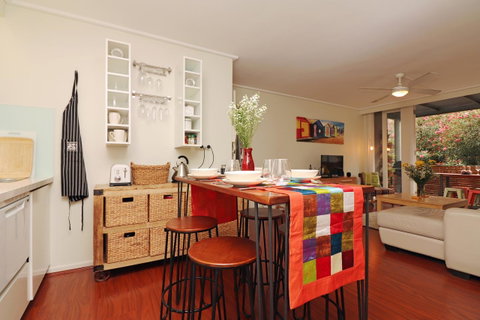 Colour Pop Fitzroy - 3 Bedroom Pet Friendly - Accommodation Gold Coast 0