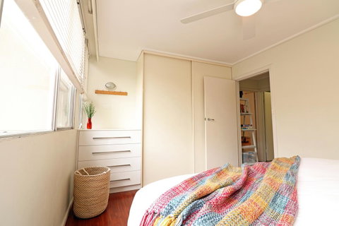 Colour Pop Fitzroy - 3 Bedroom Pet Friendly - Accommodation Gold Coast 12