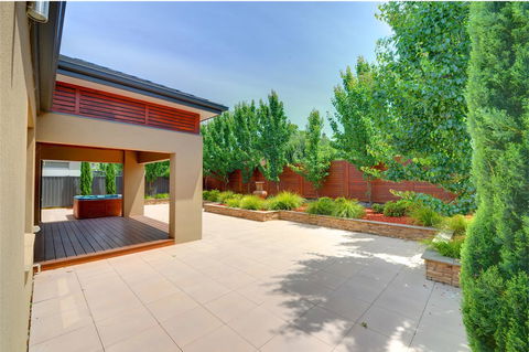 Newington Lakehouse - Gold Coast 4U 11