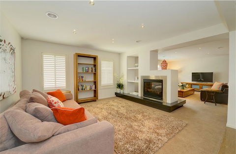 Newington Lakehouse - Gold Coast 4U 8