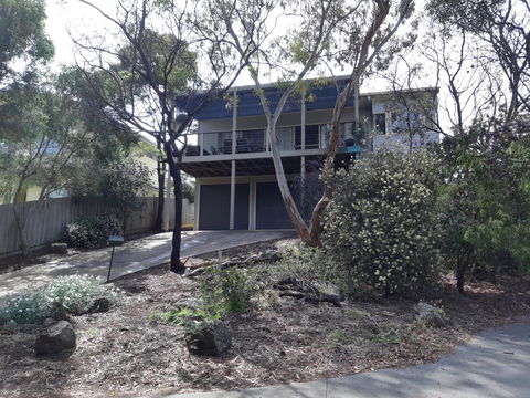 Elevated Holiday House Overlooks Tranquil Wetlands - Accommodation Gold Coast 13