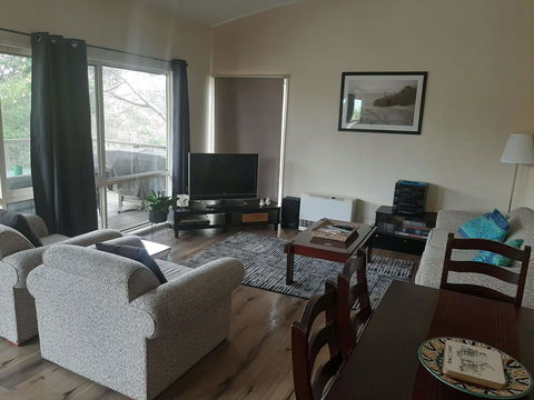 Elevated Holiday House Overlooks Tranquil Wetlands - Accommodation Gold Coast 1
