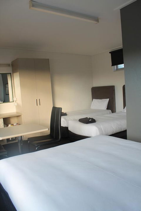 Rochester Motel - Gold Coast 4U 15