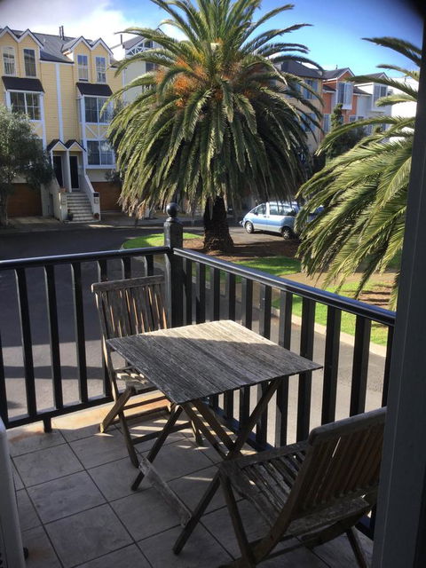 At The Beach Apartments - Accommodation Gold Coast 10