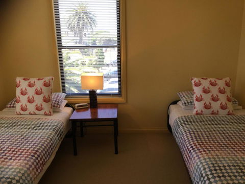 At The Beach Apartments - Accommodation Gold Coast 3