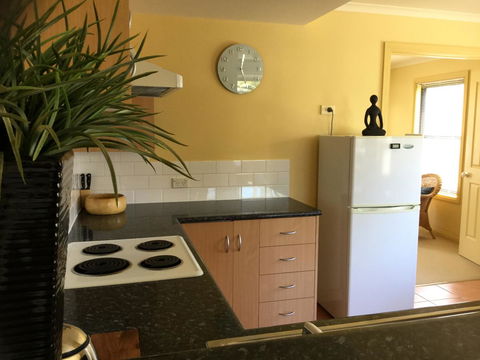 At The Beach Apartments - Accommodation Gold Coast 7