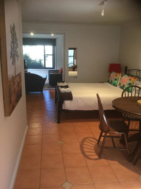 At The Beach Apartments - Accommodation Gold Coast 15