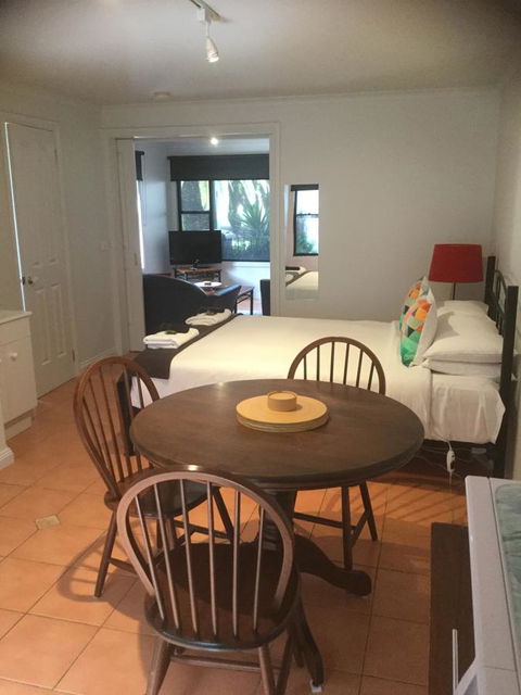 At The Beach Apartments - Accommodation Gold Coast 13