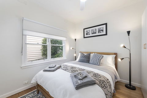 Hillside House - 1 Gold Coast 7