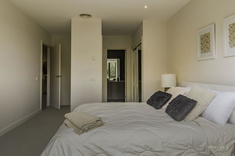 1 Pebble Place - Gold Coast 4U 10