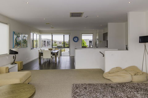 1 Pebble Place - Gold Coast 4U 4