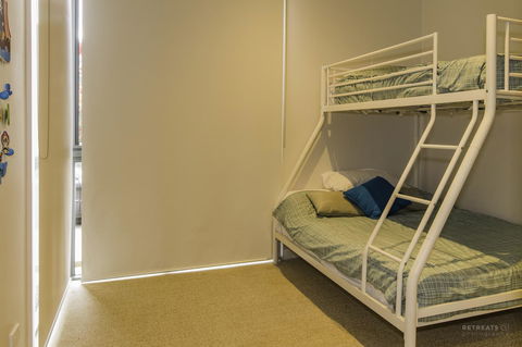 1 Pebble Place - Gold Coast 4U 12