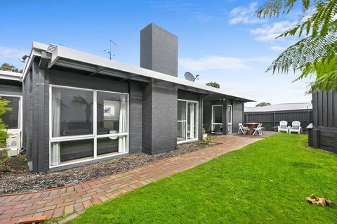 Mysa Anglesea Sleeps 7 WiFi SmartTV Cafes Shops - Gold Coast 4U 5