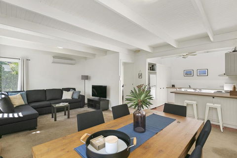 Mysa Anglesea Sleeps 7 WiFi SmartTV Cafes Shops - Gold Coast 4U 4