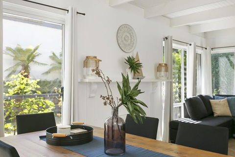 Mysa Anglesea Sleeps 7 WiFi SmartTV Cafes Shops - Gold Coast 4U 1