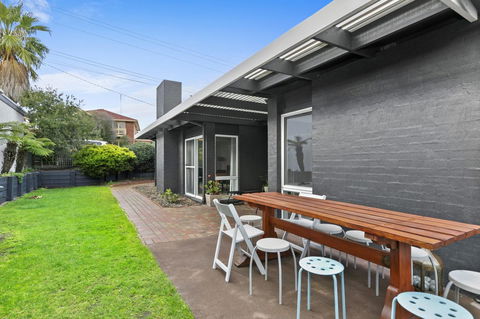 Mysa Anglesea Sleeps 7 WiFi SmartTV Cafes Shops - Gold Coast 4U 13