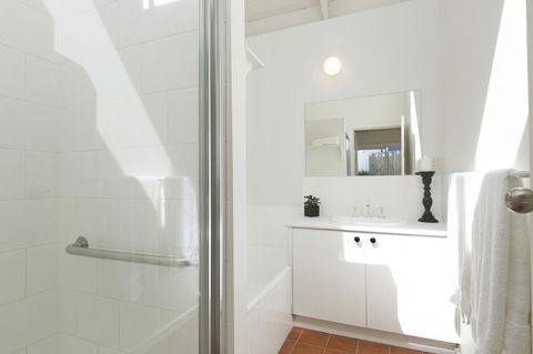 Mysa Anglesea Sleeps 7 WiFi SmartTV Cafes Shops - Gold Coast 4U 11