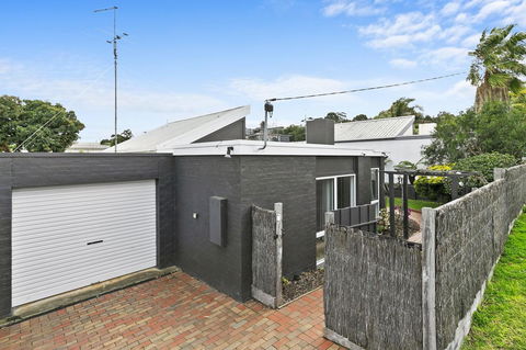 Mysa Anglesea Sleeps 7 WiFi SmartTV Cafes Shops - Gold Coast 4U 14