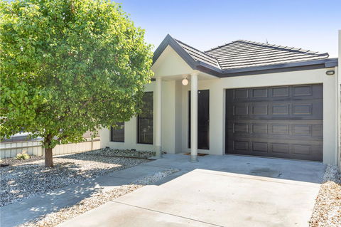 Black Lotus Townhouse - Gold Coast 4U 0