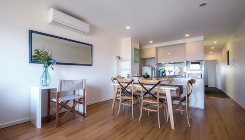 Waterfront Apt 234 Marinaquays - Accommodation Gold Coast 6