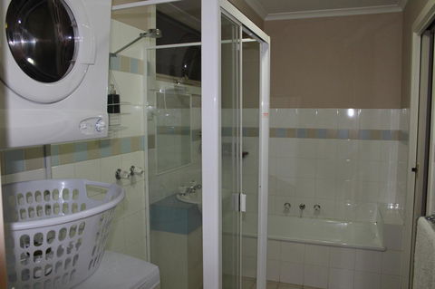 Australian Home Away @ Box Hill 2 Bedroom - Gold Coast 4U 10