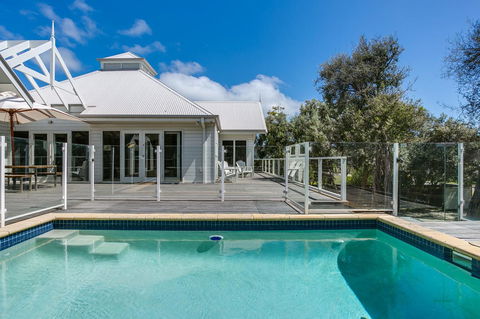 Perfect Blairgowrie Beach House - Accommodation Gold Coast 0