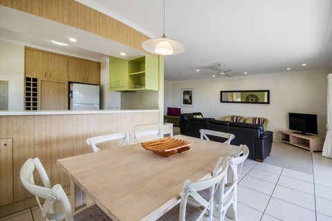 Sunseeker Holiday Apartments - Accommodation Gold Coast 2