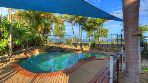 Dolphin Waters - Accommodation Gold Coast 15