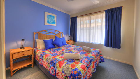 Dolphin Waters - Accommodation Gold Coast 12