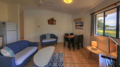 Dolphin Waters - Accommodation Gold Coast 3