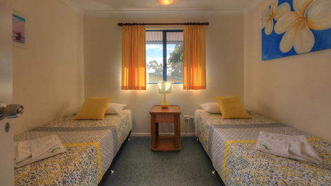 Dolphin Waters - Accommodation Gold Coast 9