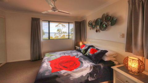 Dolphin Waters - Accommodation Gold Coast 4
