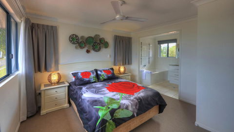 Dolphin Waters - Accommodation Gold Coast 5