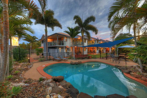 Dolphin Waters - Accommodation Gold Coast 2