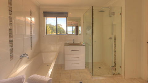 Dolphin Waters - Accommodation Gold Coast 0