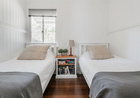 Lake Weyba Noosa Lodge & Kangaroos - Accommodation Gold Coast 10