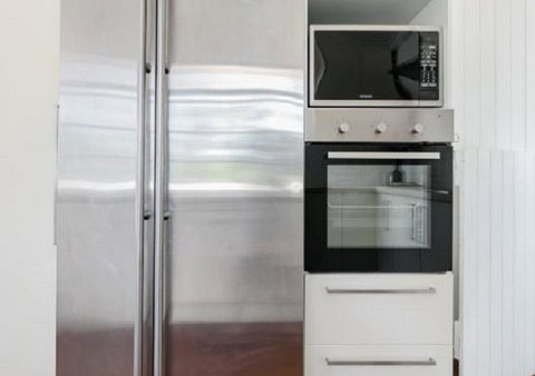 Lake Weyba Noosa Lodge & Kangaroos - Accommodation Gold Coast 14