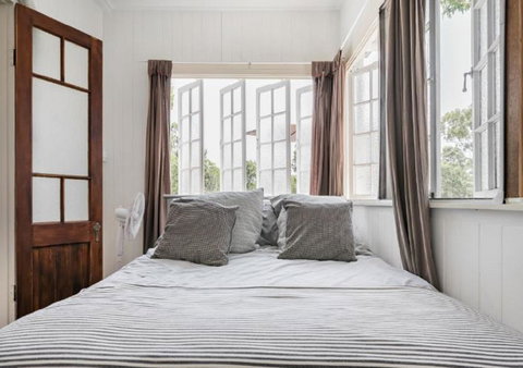 Lake Weyba Noosa Lodge & Kangaroos - Accommodation Gold Coast 9