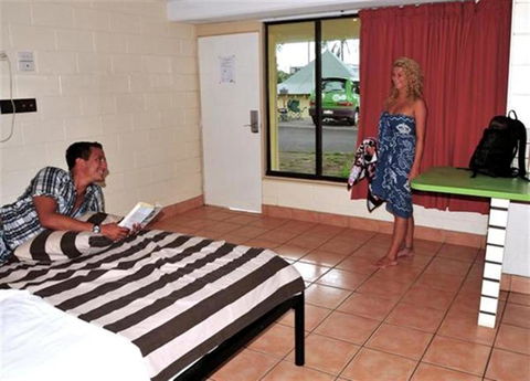 Nomads Airlie Beach - 1 Gold Coast 5